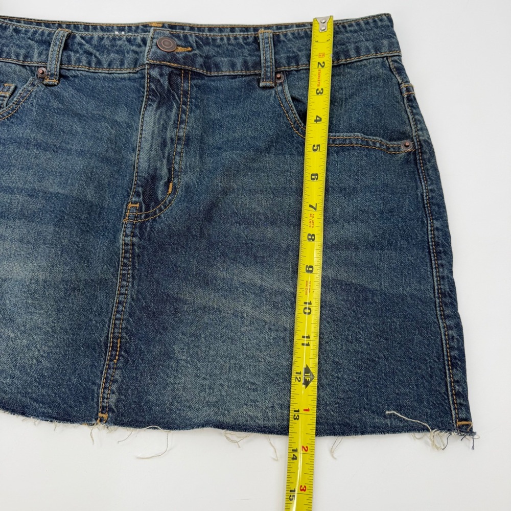 No Boundaries Denim Mini Skirt Medium Wash Raw Hem Stretch Jean Skirt Women's M - Picture 7 of 7